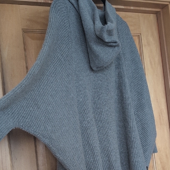 Staccato Gray Cozy Knit Shrug - Picture 6 of 6